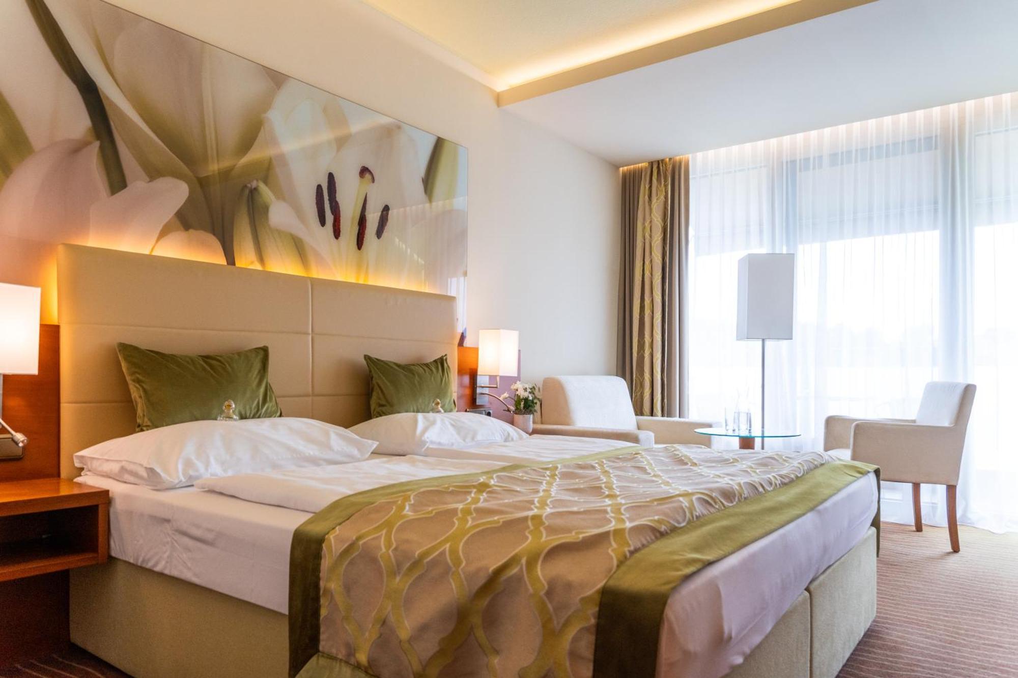 Hotel Vier Jahreszeiten Loipersdorf Loipersdorf bei Fuerstenfeld Bilik gambar