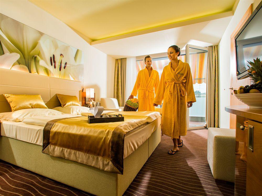 Hotel Vier Jahreszeiten Loipersdorf Loipersdorf bei Fuerstenfeld Luaran gambar