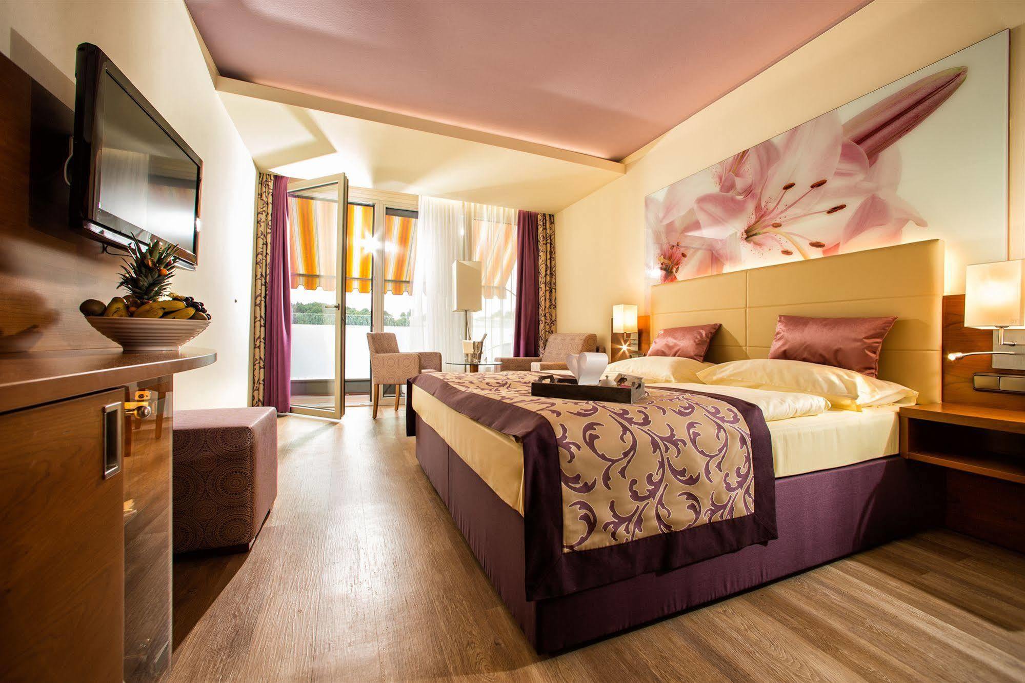 Hotel Vier Jahreszeiten Loipersdorf Loipersdorf bei Fuerstenfeld Luaran gambar