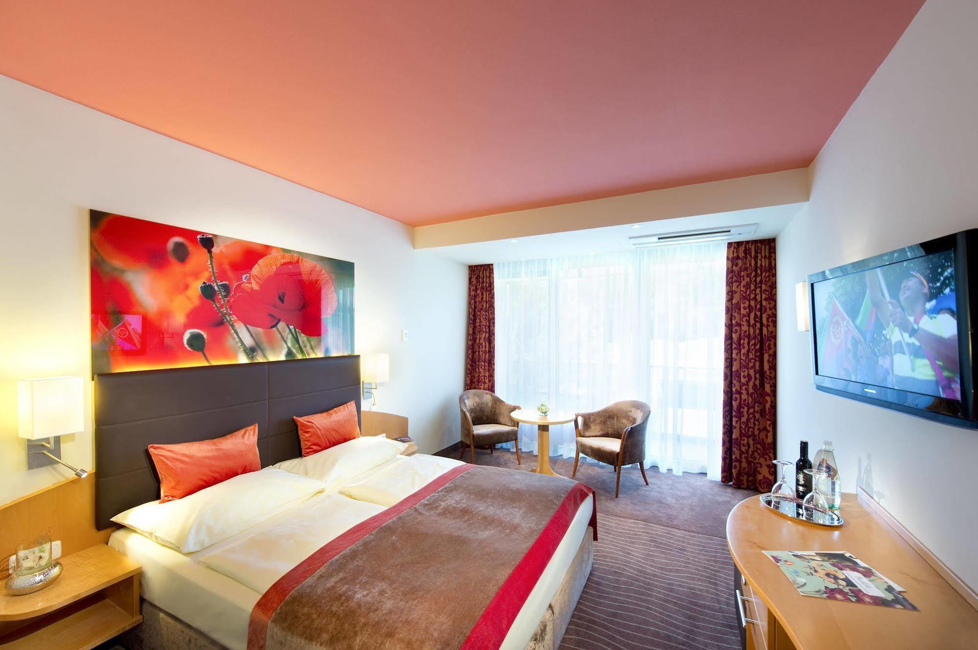 Hotel Vier Jahreszeiten Loipersdorf Loipersdorf bei Fuerstenfeld Luaran gambar